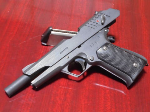 マルイ１９１１をベースにアムロの銃を参考にカスタム