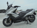 バイクを相棒と呼びたいなら、AK550を選んでみては？