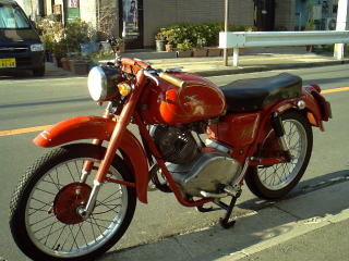 gOb`@h[PVT@@iMoto Guzzi Lodola 175j