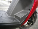 しっかり踏ん張れるフットボード。