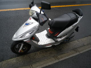 Ｖ－Ｌｉｎｋ１２５　アルミステップ装着完了　