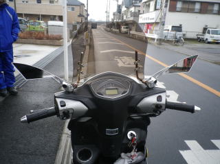可動範囲は広いのでじっくり調整して後方視野を確保します。