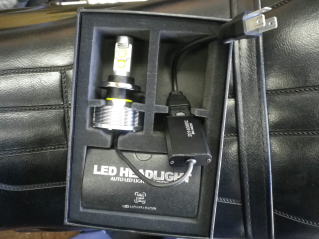 ＫＤＯ　ＬＥＤヘッドライト　Ｈ４/ＨＳ１サイズ ハイロー切り替え有り