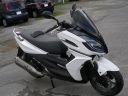 でかさも装備も１２５クラスの常識を超える。　それだけでも面白いバイクです。