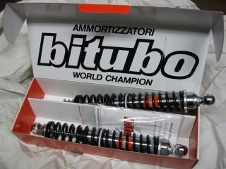 ビチューボ製 リアツインショックアブソーバー bitubo Scoot Dual WME02 アトランティック500 2001~2004 対応 です。