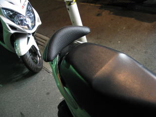 ヒトマズ　Ｖリンク１２５（ｓ）にバックレストを装着。　