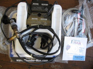 THUNDER MAX インジェクションシステム ノーマルのインジェクションコントローラーとO2センサーを取り除き入替える物です。