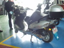 R&D�Z���^�[�ɂ������f�c�Q�T0�w�̃J�X�^���ԁ@�d���T�C�h�X�^���h�t��