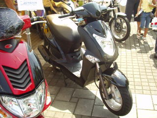�{�M�����J�BKYMCO�A�W���e�B�[�P�Q�T��KYMKO�EJAPAN��肨�؂肵�ēW�����܂����B