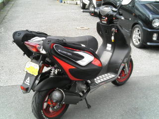 フランスのBAGSTER製。BIGバイクのタンクカバーでも有名。